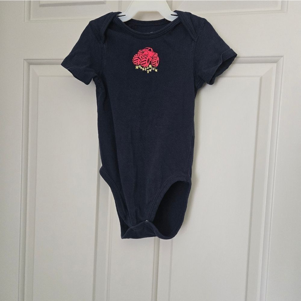 *free Nevada onesie size 24 m